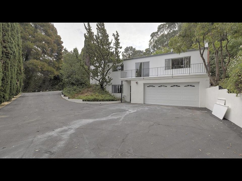 1st image of 2555 Summit Dr