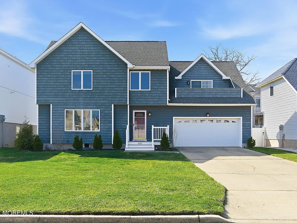 1st image of 1621 Lake Avenue