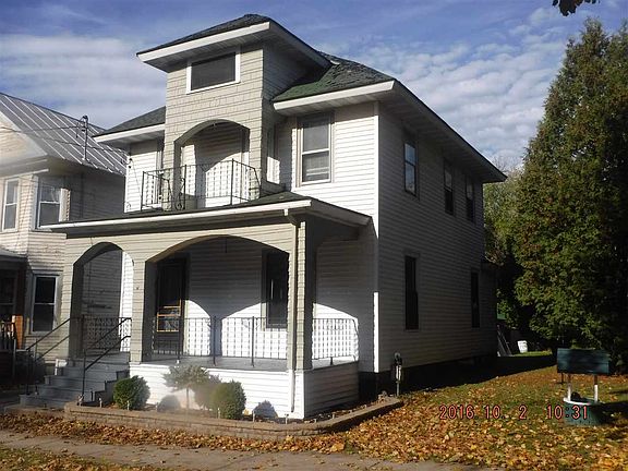2nd image of 816 Washington St