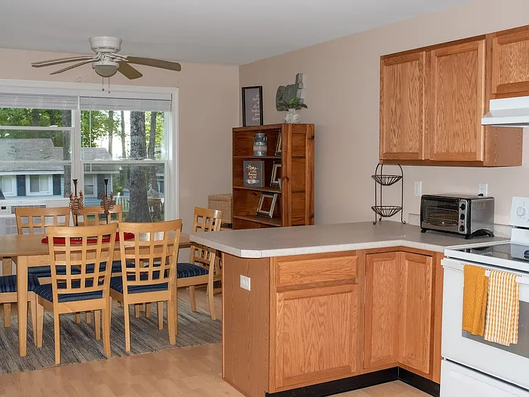 1 Sarah Ln — Photo 3