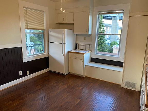 3rd image of 715 Port St #6