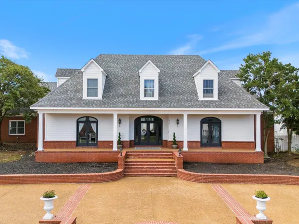 1910 Green Village Dr, Hernando, MS 38632