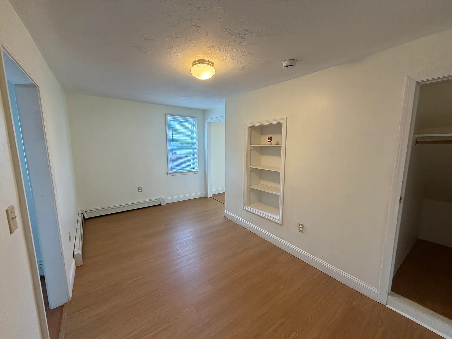 2 bed, 1000 sqft, $2,100 — Photo 4