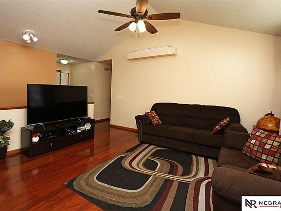 3rd image of 855 Karen Dr