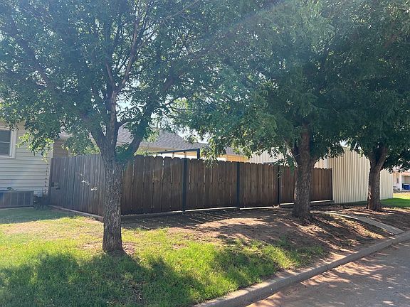 2nd image of 1029 Flynn St