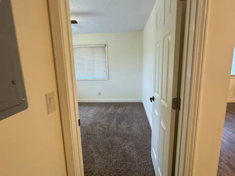 1975 Wilson Ave #8 — Photo 25