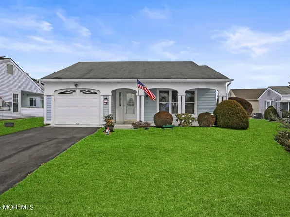 10 Oakham Row, Manchester, NJ 08759