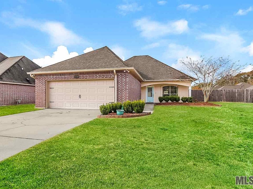 1st image of 16347 Turning Leaf Dr