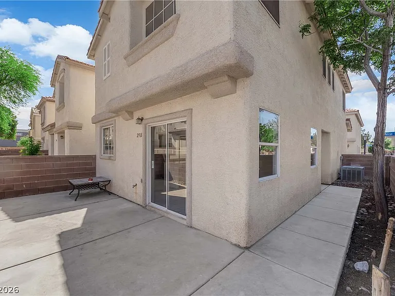 2918 Pelican Breeze Ct — Photo 8
