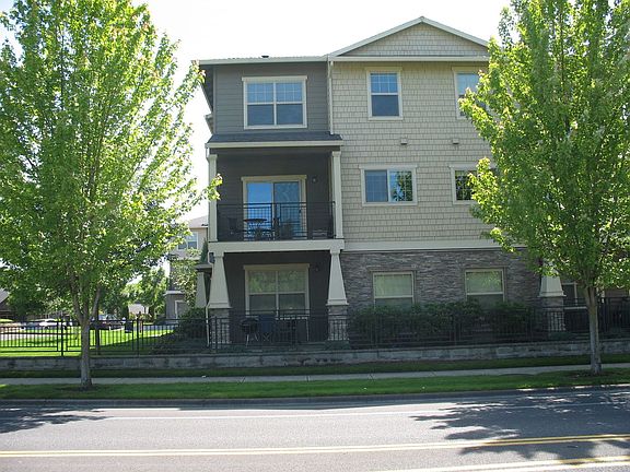 2nd image of 734 NE Adwick Dr