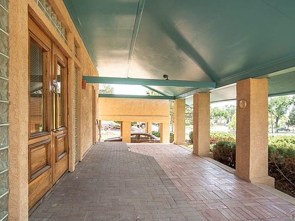 FRONT COVERED PORCH