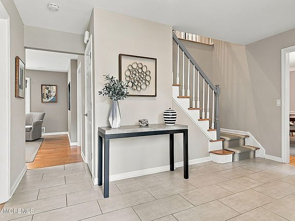 5th image of 41 Hillyer Circle