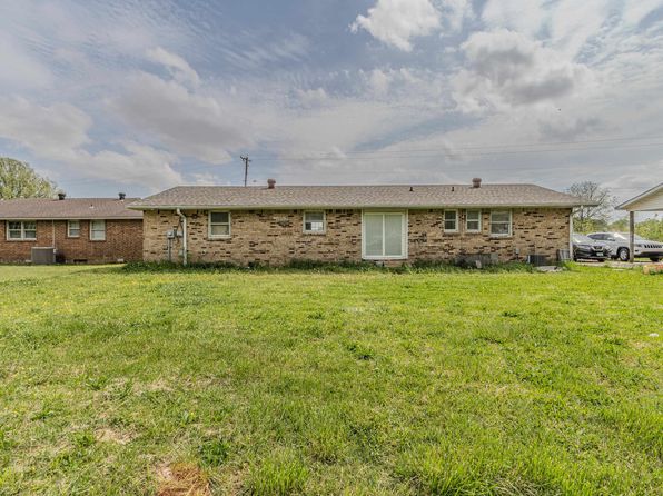 2303 E Lake St, Paragould, AR 72450