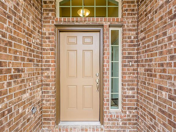 5th image of 3023 Forest Creek Dr