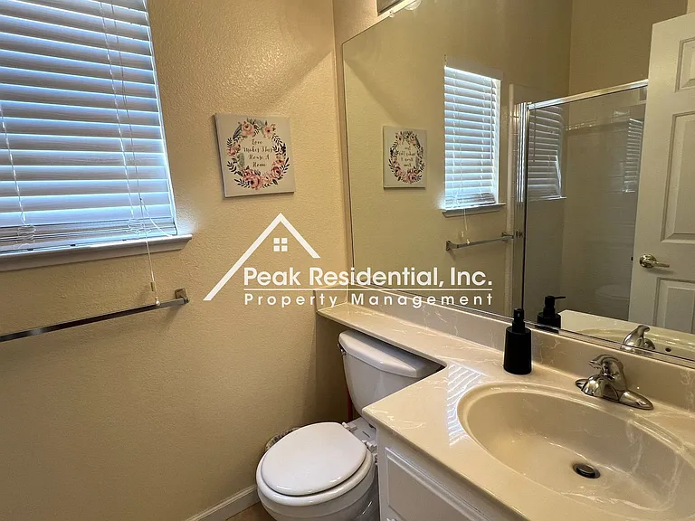 402 Harlow Ct — Photo 14