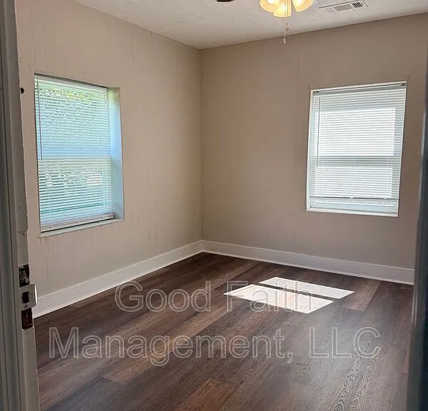 2247 Sullivan Rd — Photo 7