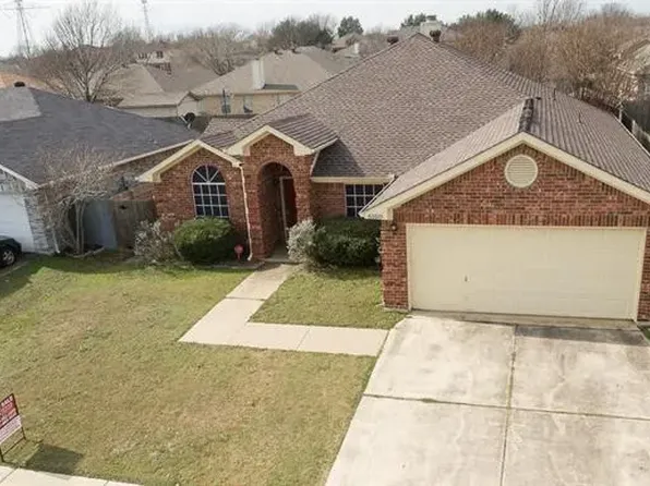 6100 Harwood Crossing Dr, Arlington, TX 76018