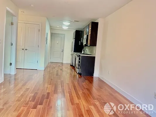 Rented by Oxford Property Group | media 26