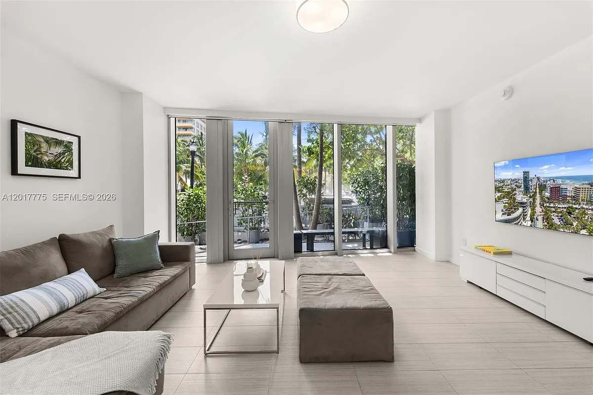 Building Photo - 1 Collins Ave #108