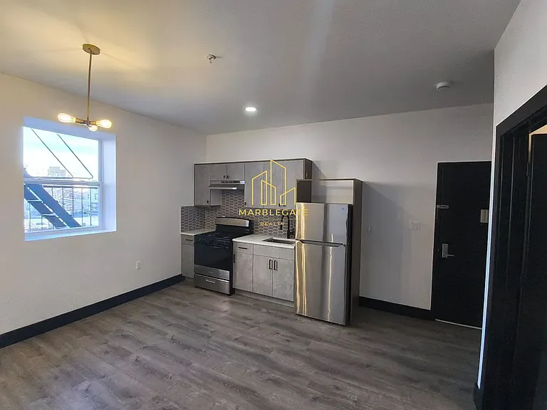 11 Thomas St #1BB — Photo 5