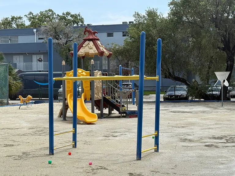 9371 Fontainebleau Blvd #I208 — Photo 14