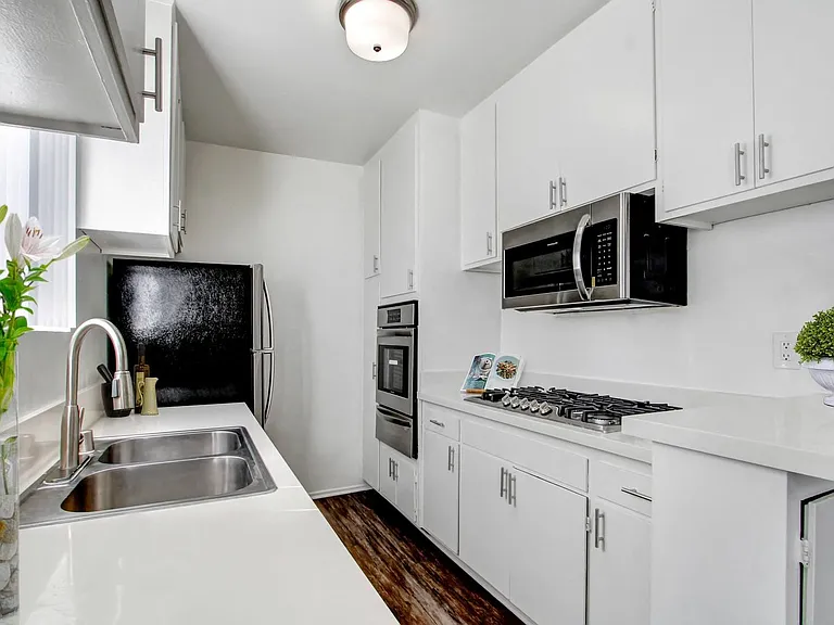 1624 Camden Ave — Photo 14