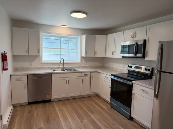 1614 S Main St #1, Mount Airy, NC 27030