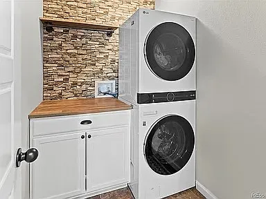 42835 Hawktree Cir — Photo 16