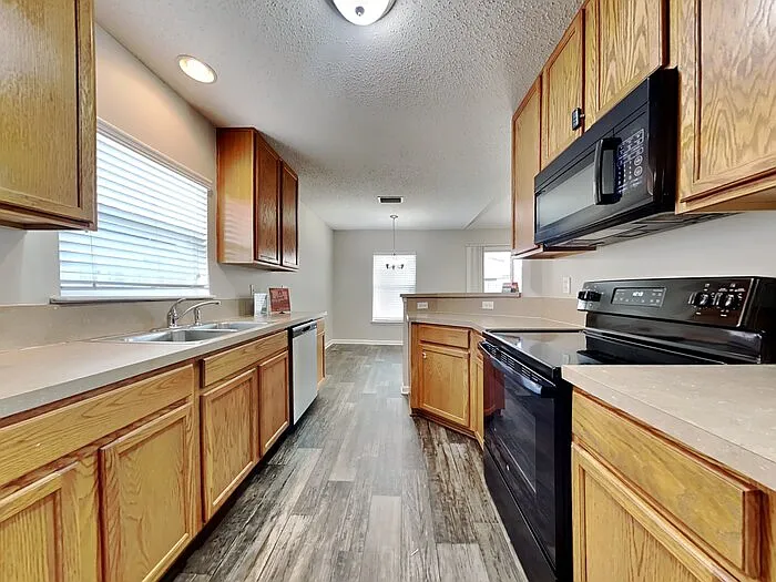 6463 Silk Leaf Ln — Photo 7