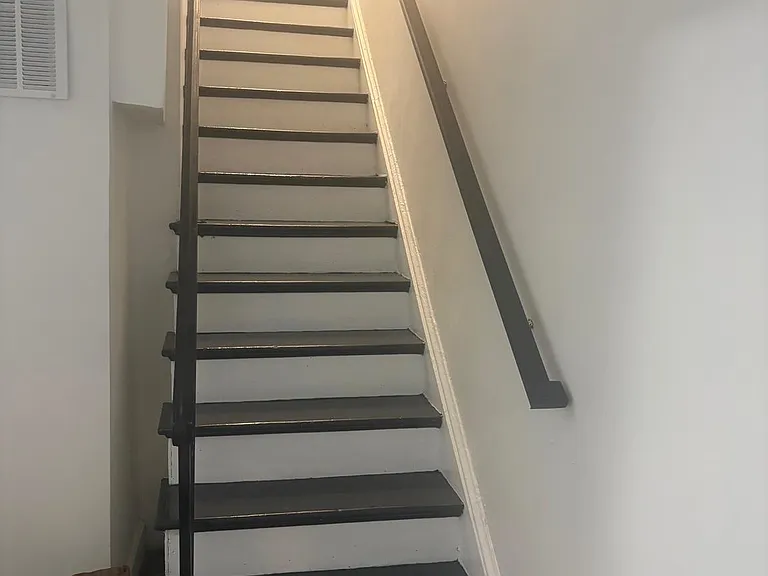 225 Missouri Ave NW — Photo 7