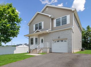 21 Taft Ave, Edison, NJ 08817