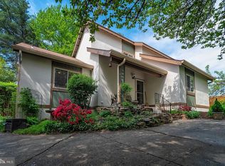 2305 Rockland Ave, Rockville, MD 20851