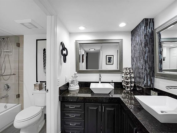 4th image of 933 Cypress Grove Drive #102