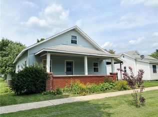 2312 Moultrie Ave, Mattoon, IL 61938