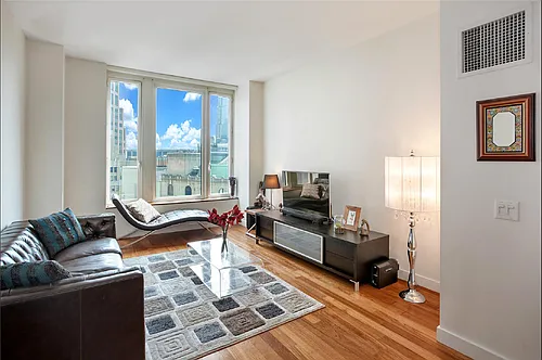15 William St #30F Photo 1