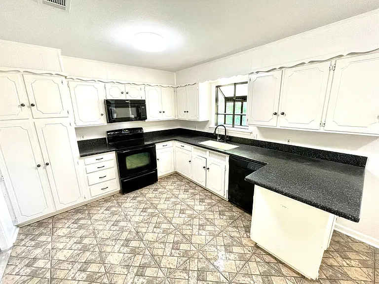 201 E Fuller Dr — Photo 7