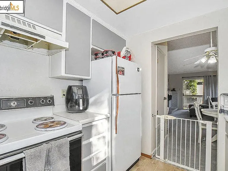 456 Lancaster Ln — Photo 16