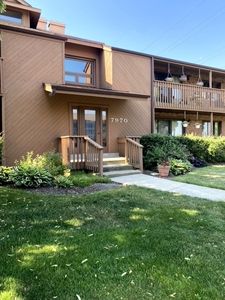 7970 Garfield Ave APT 102, Burr Ridge, IL, 60527