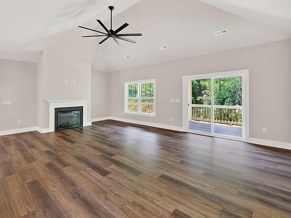 5th image of 29 Montgomery St