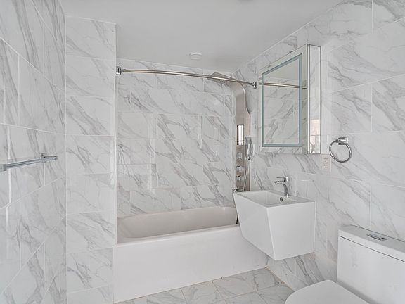 4th image of 874 Willoughby Ave #505