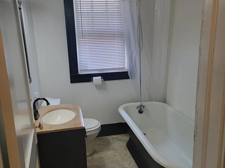 2822 N Hudson Ave — Photo 10