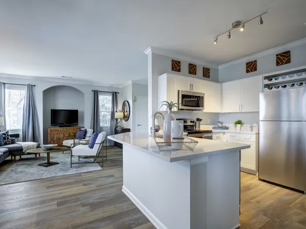 Avana Thornton Station