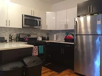 Rented by R New York