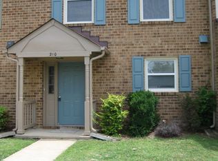 210 Loch Cir, Hampton, VA 23669