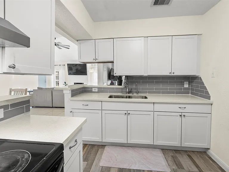 11007 White Oak Bend Dr — Photo 5