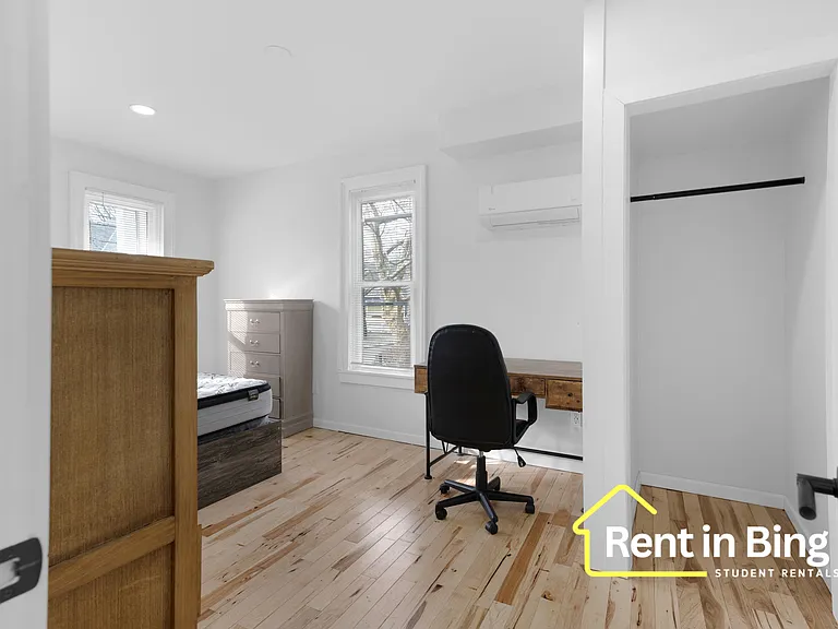 38 Seminary Ave — Photo 16