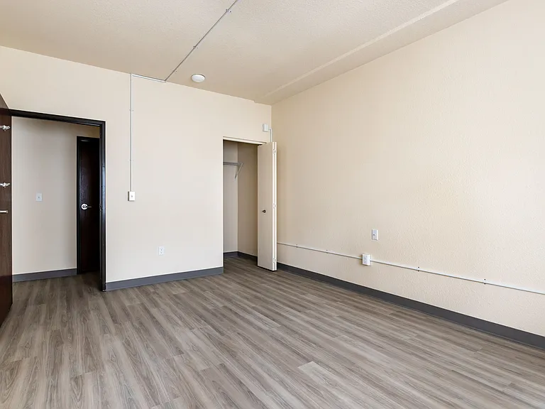 Woodland Flats Apartments — Photo 93