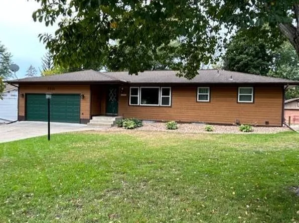 3331 Zane Ave N, Crystal, MN 55422