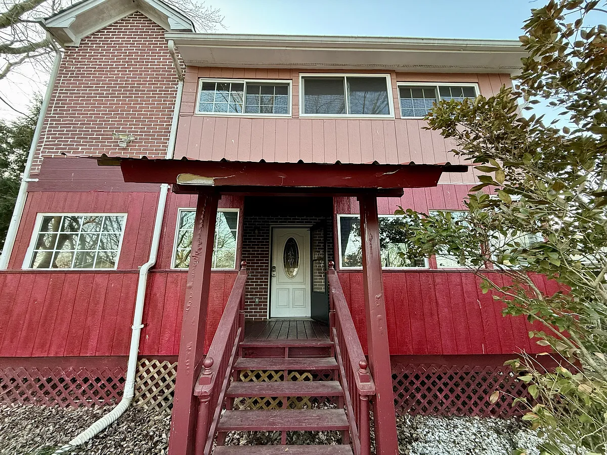 Building Photo - 316 Valley View Ave SW #1