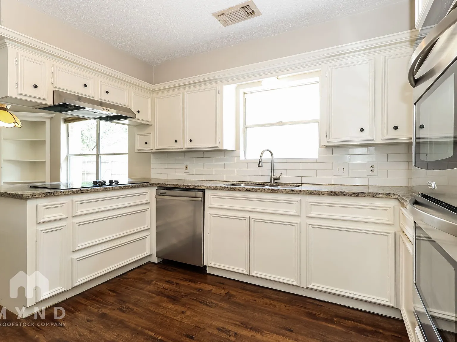 4 bed, 3.5 bath, 4272 sqft, $2,865 — Photo 3